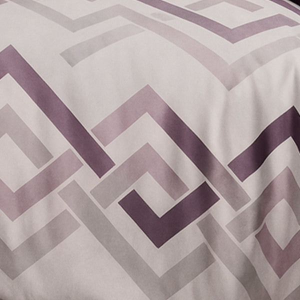 Triangular design print multicolor polycotton double bed bedsheet